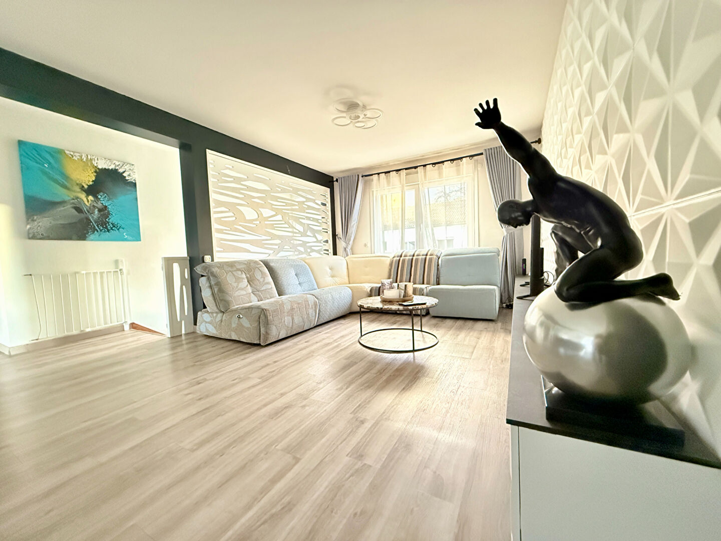 Superbe Maison à Vendre à Bezannes - 6 Chambres et Grand Jardin !