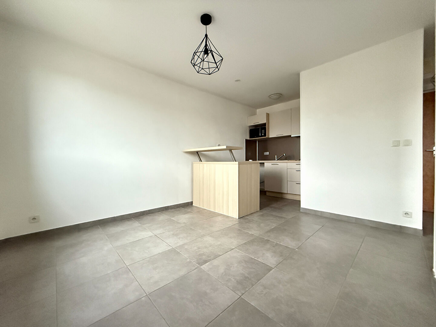 Charmant Appartement 2 pièces à Louer à Reims - Saint-Thomas