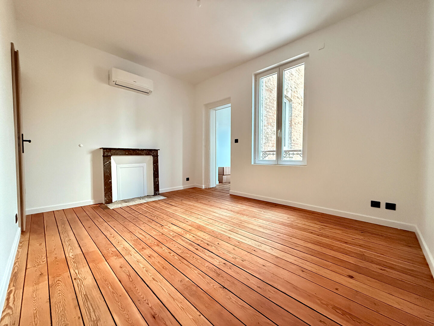 Maison avec extérieur et garage proche centre ville