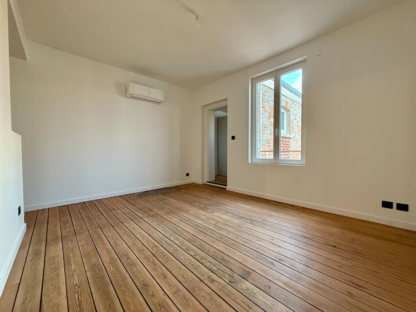 Maison avec extérieur et garage proche centre ville