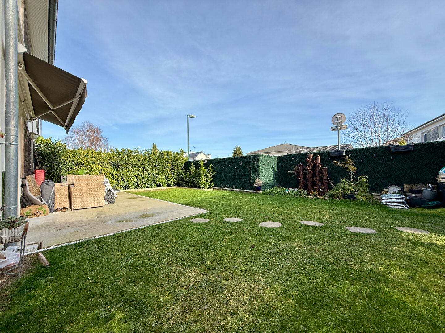 Maison récente à vendre à Reims - 3 chambres, Jardin, parking + box - Quartier Epinettes