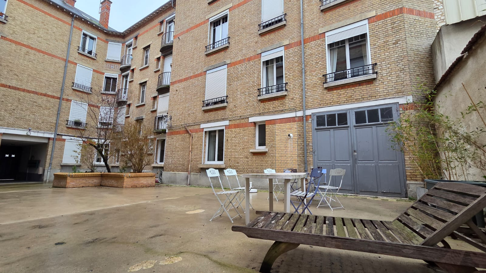 Idéal investisseur - Appartement vendu loué avec garage fermé - Quartier Jaurès