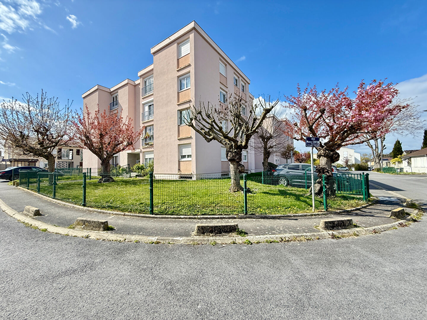 Appartement de type 2 50 m² -  Parking + Cave - Proche tram et université