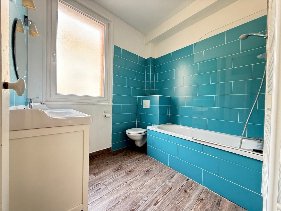 Maison de caractère avec jardin et stationnement - Boulevard Lundy