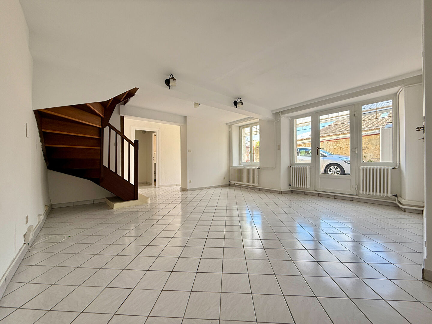 Maison avec cour -  Rilly-la-Montagne,