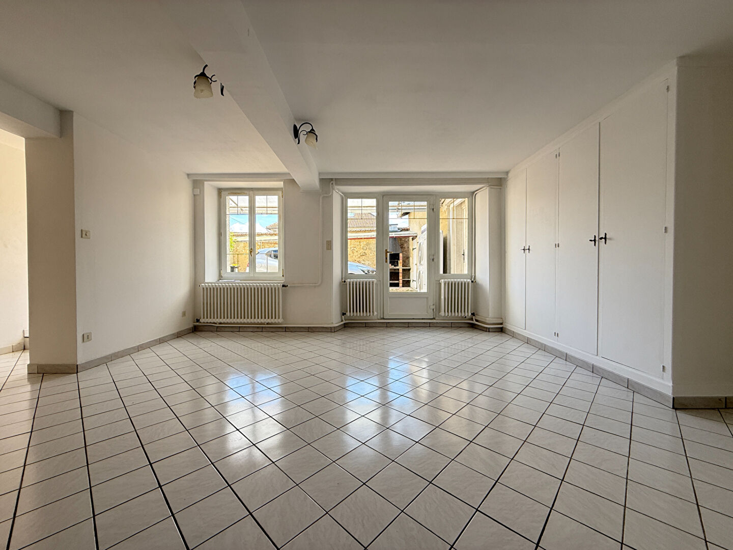 Maison avec cour -  Rilly-la-Montagne,