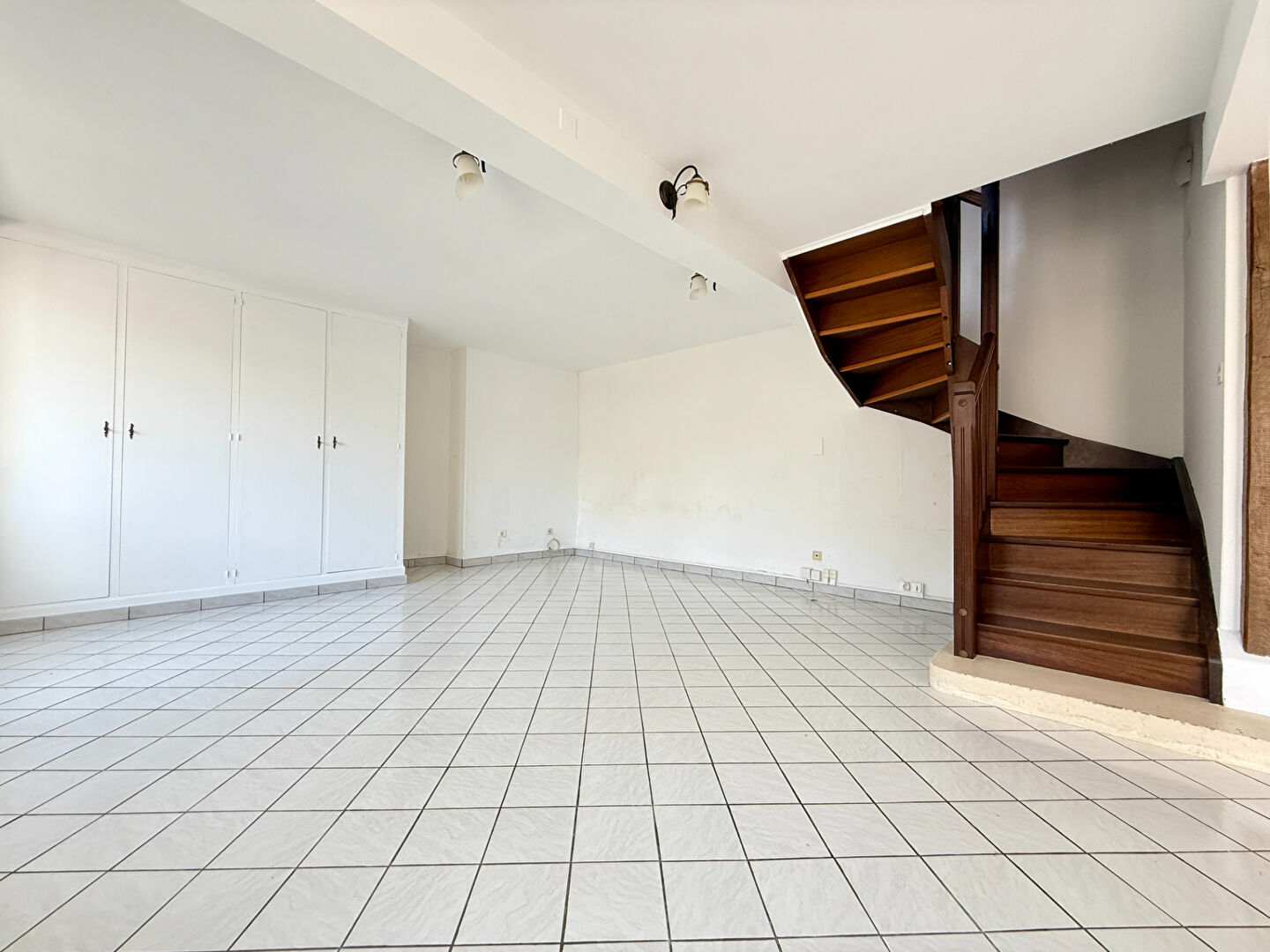 Maison avec cour -  Rilly-la-Montagne,