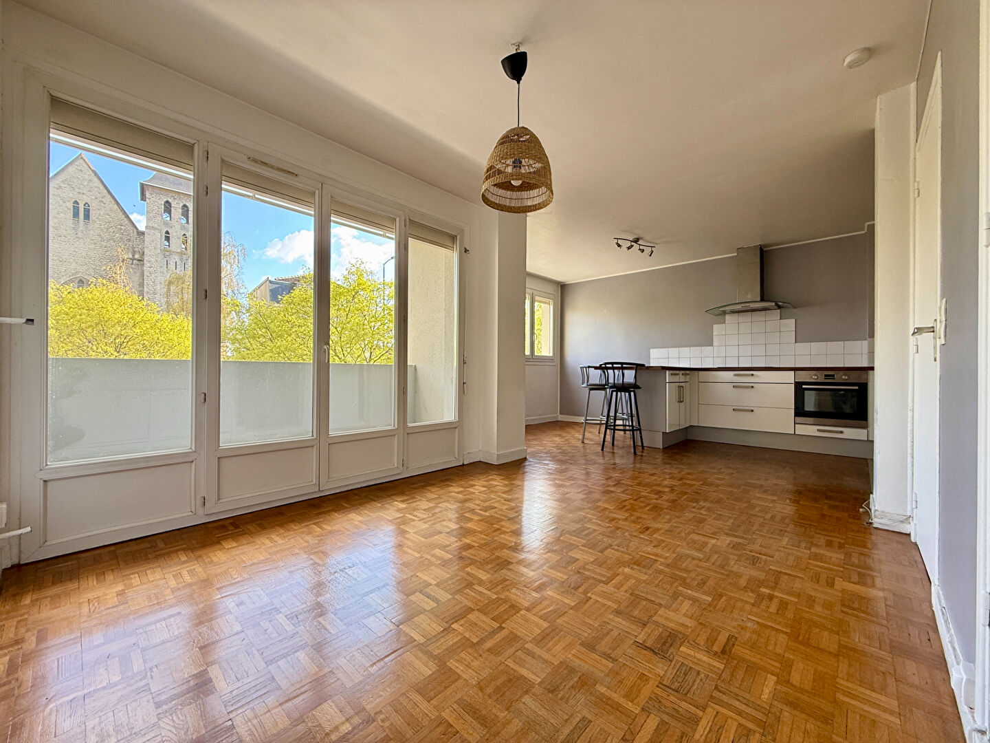 Appartement type 2- balcon et place de parking