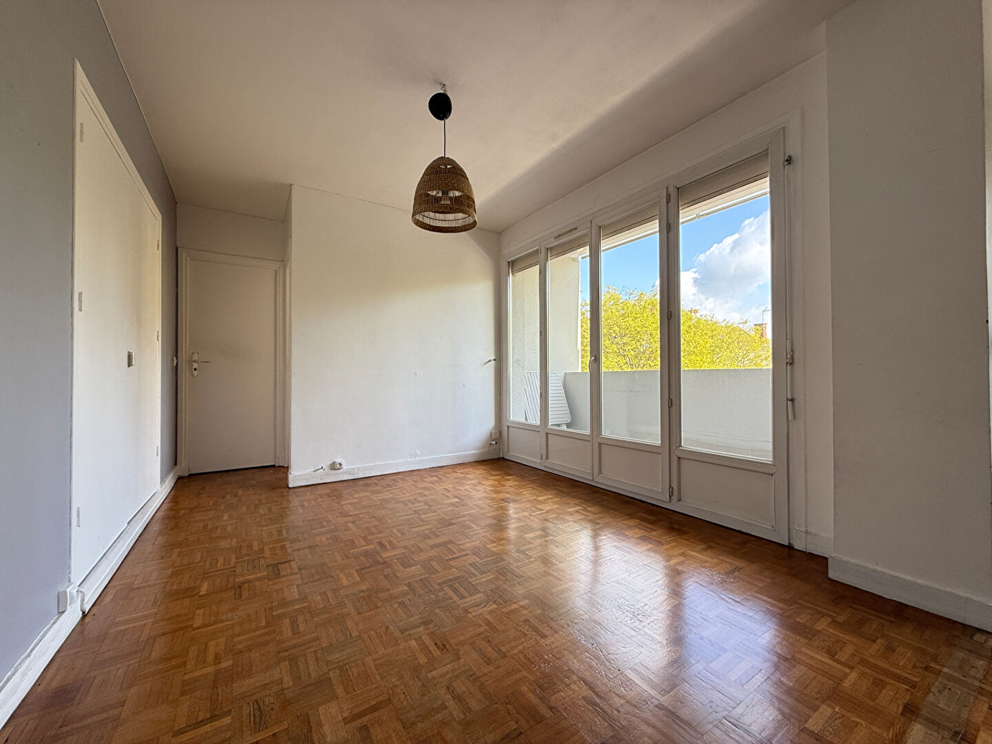 Appartement type 2- balcon et place de parking