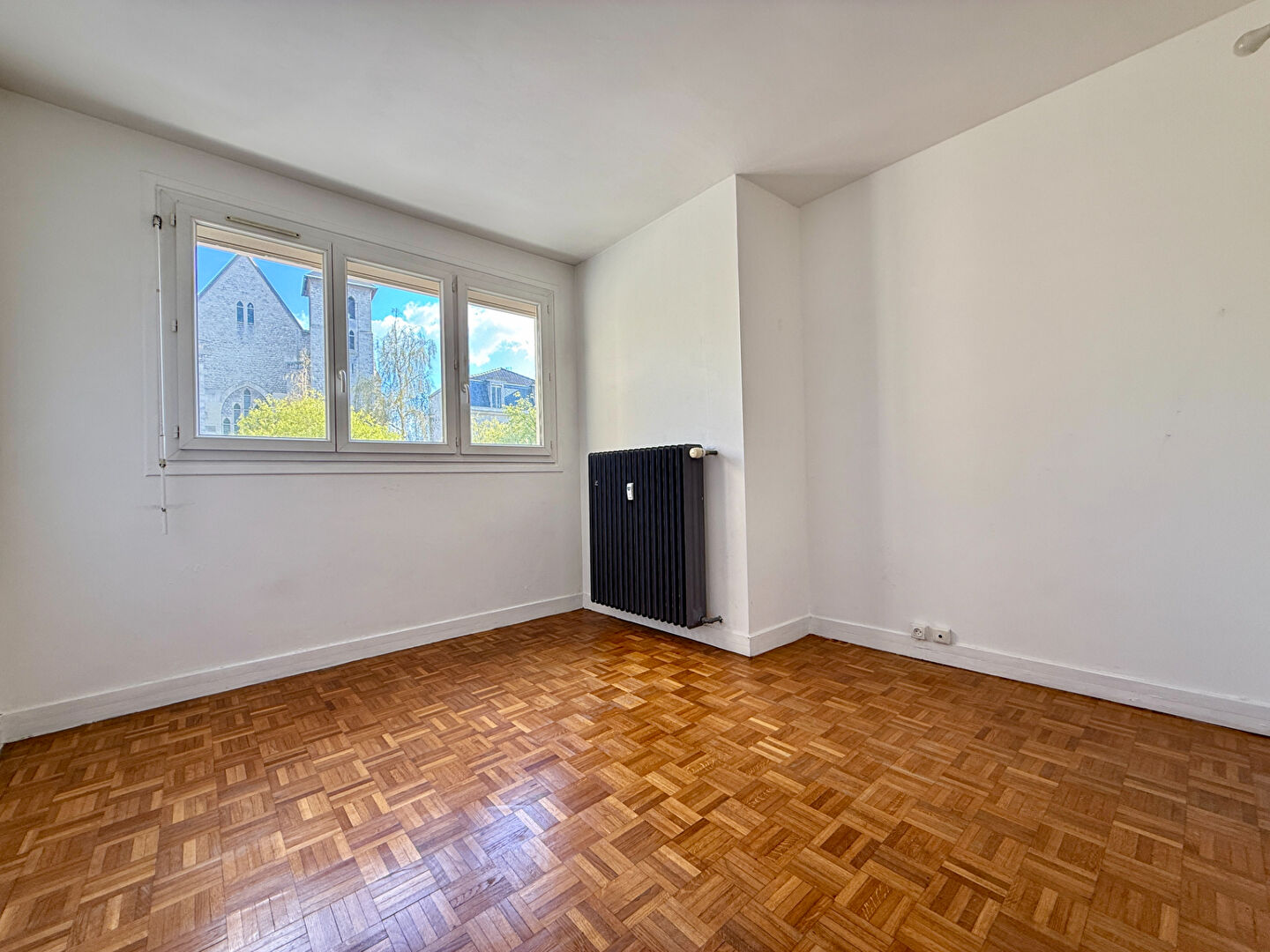 Appartement type 2- balcon et place de parking