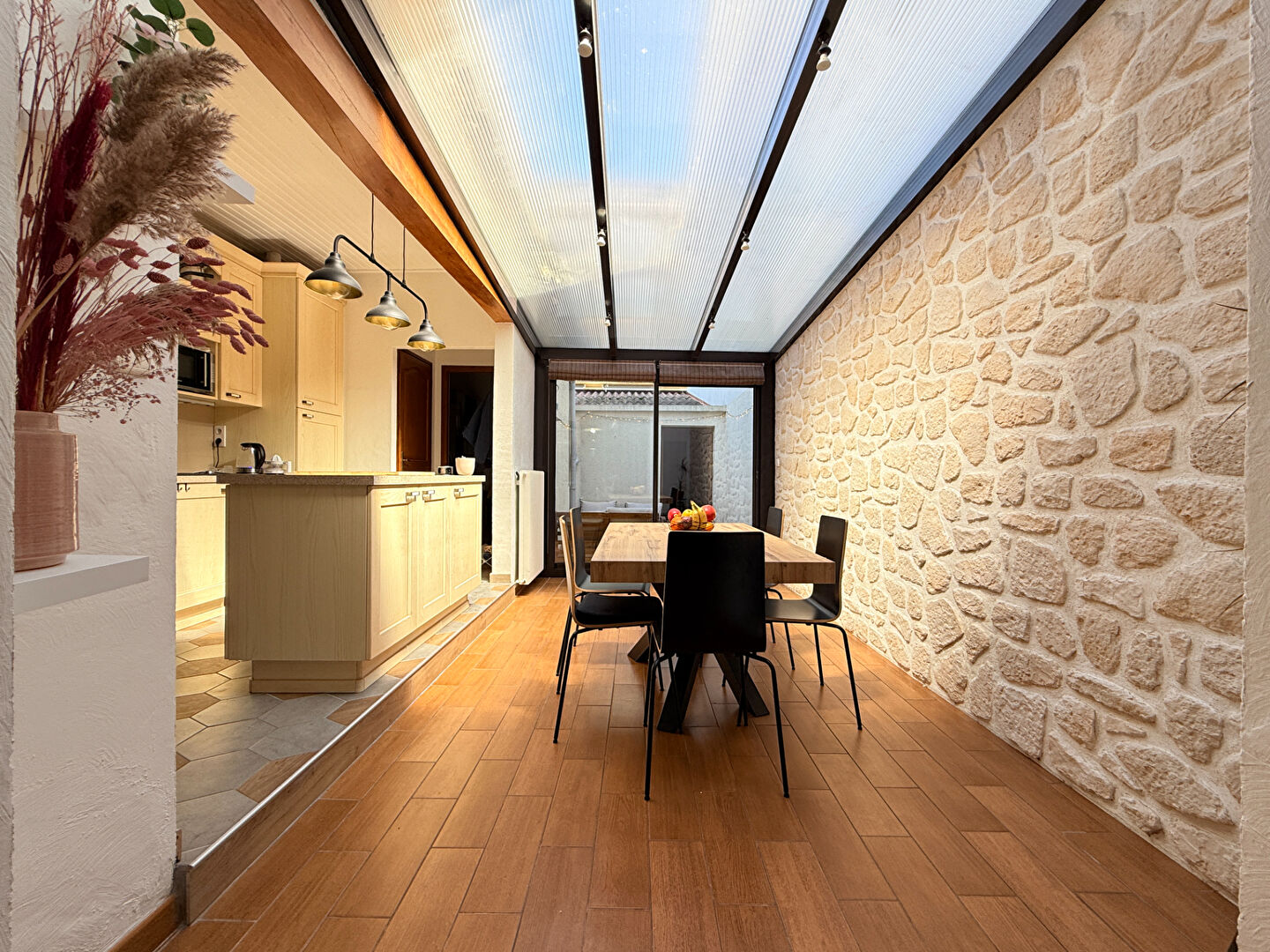 Maison coup de coeur avec cour et garage