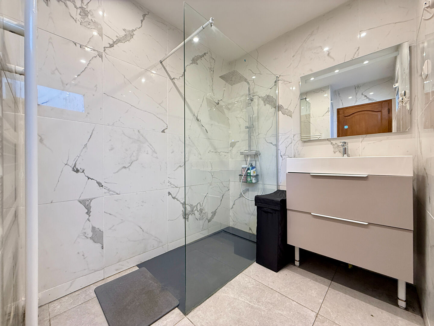 Maison coup de coeur avec cour et garage