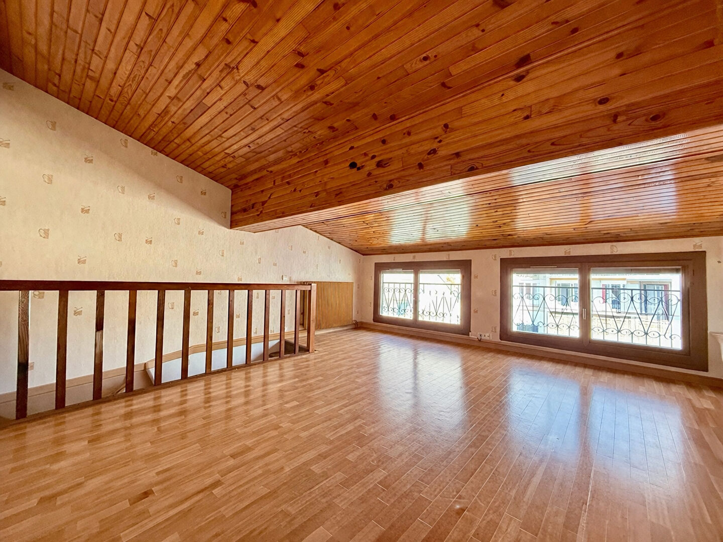 Maison coup de coeur avec cour et garage