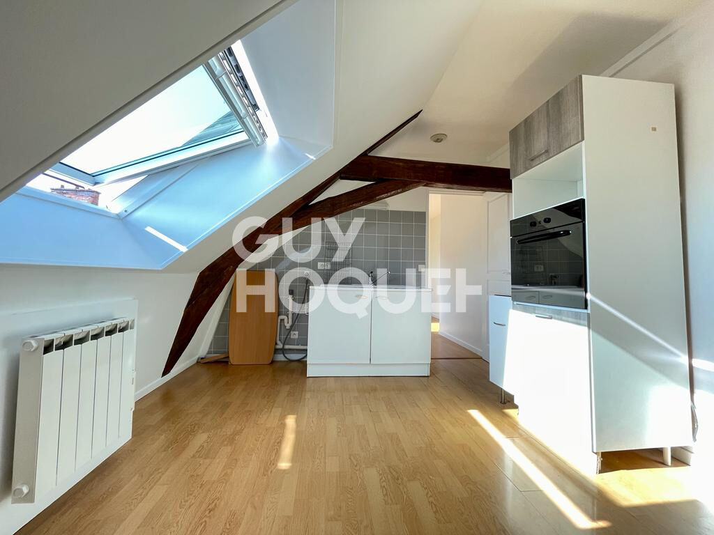 LOCATION d'un appartement 2 pièces à BEZANNES