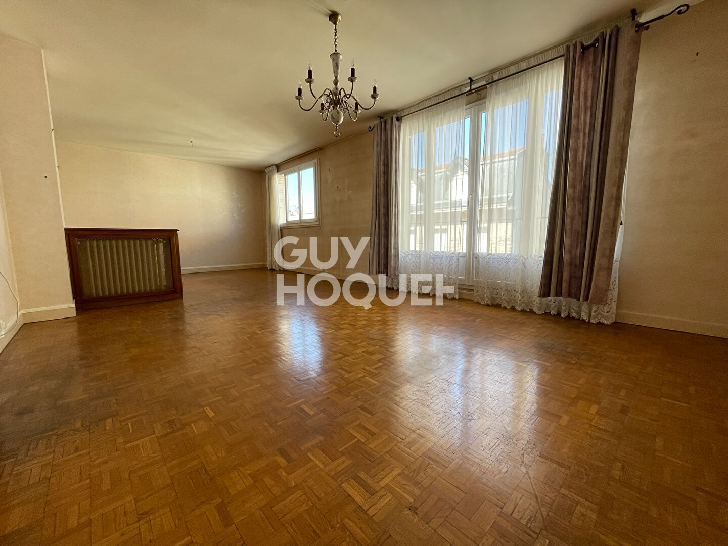 Appartement à rénover type 5 avec parking