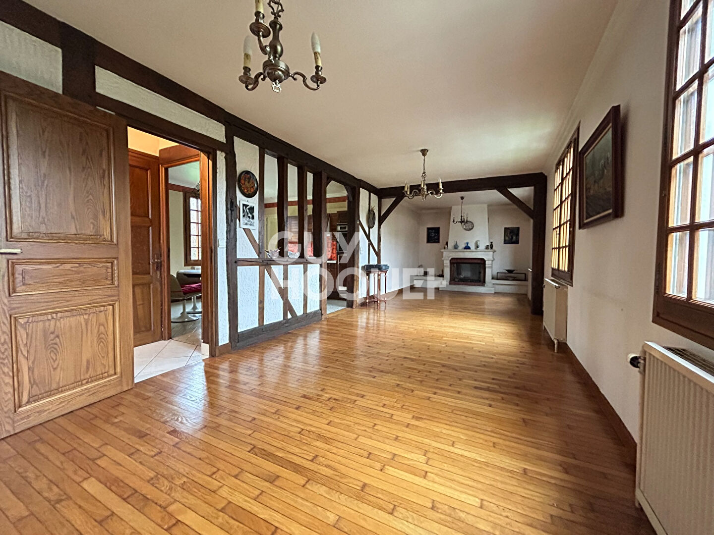 Maison de type 5 - 122 m², garage, sous sol jardin