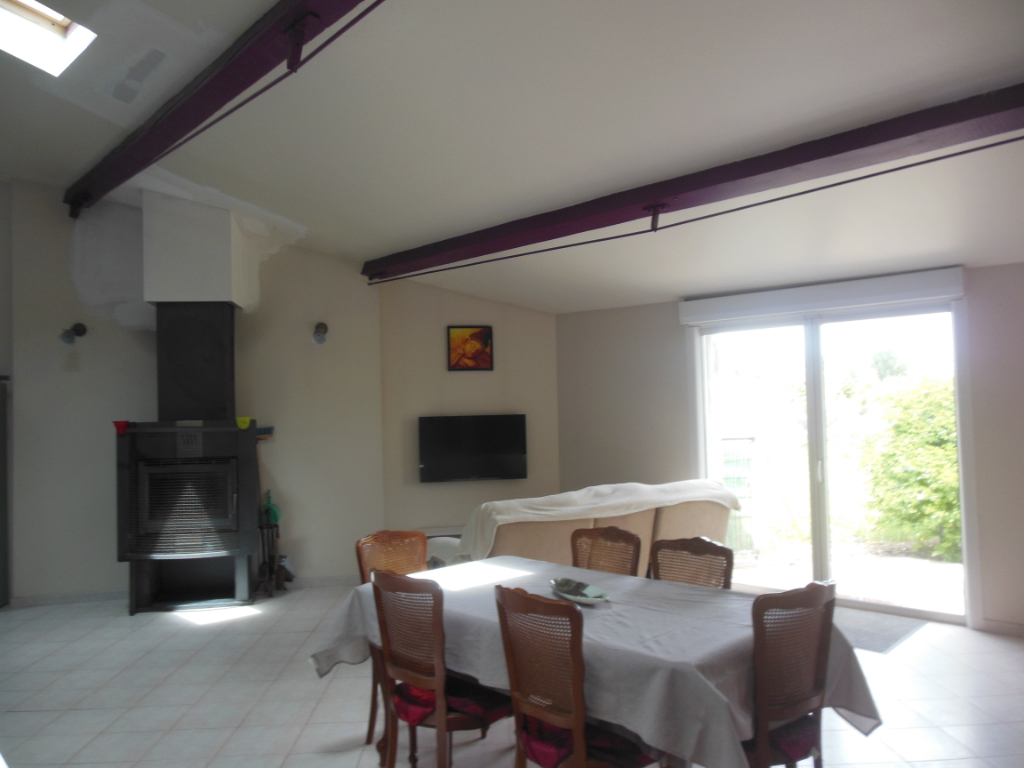 À vendre, maison 4 pièces de 98,36 m² à GARREVAQUES (81700).