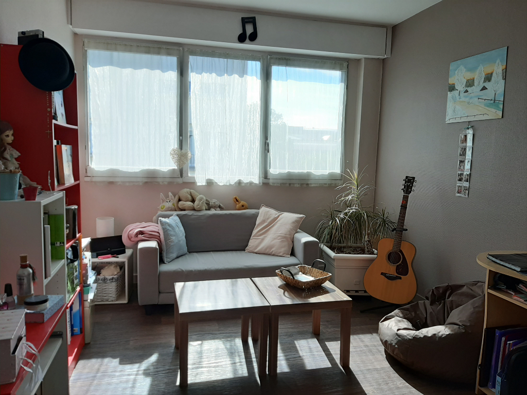 Appartement d'une surface habitable de 69 m² à vendre à ROCHE-SUR-YON (85000).