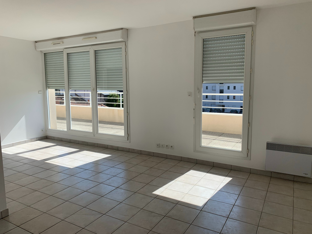 Location : appartement 2 pièces (37 m²) à LA ROCHE SUR YON