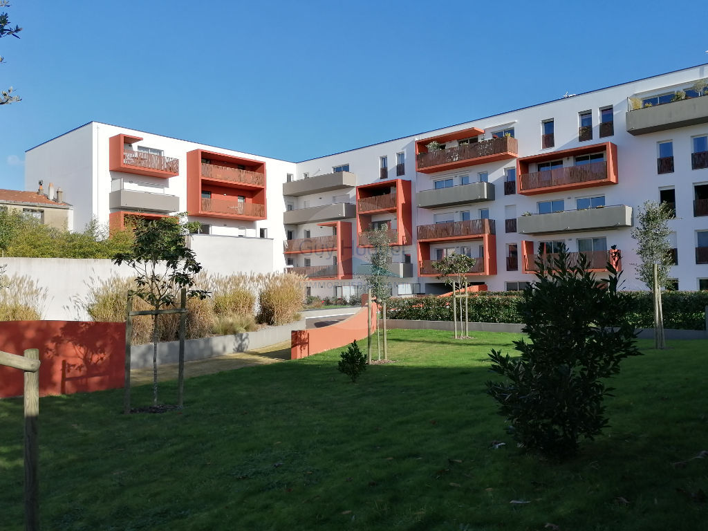 LA ROCHE SUR YON - HYPER CENTRE