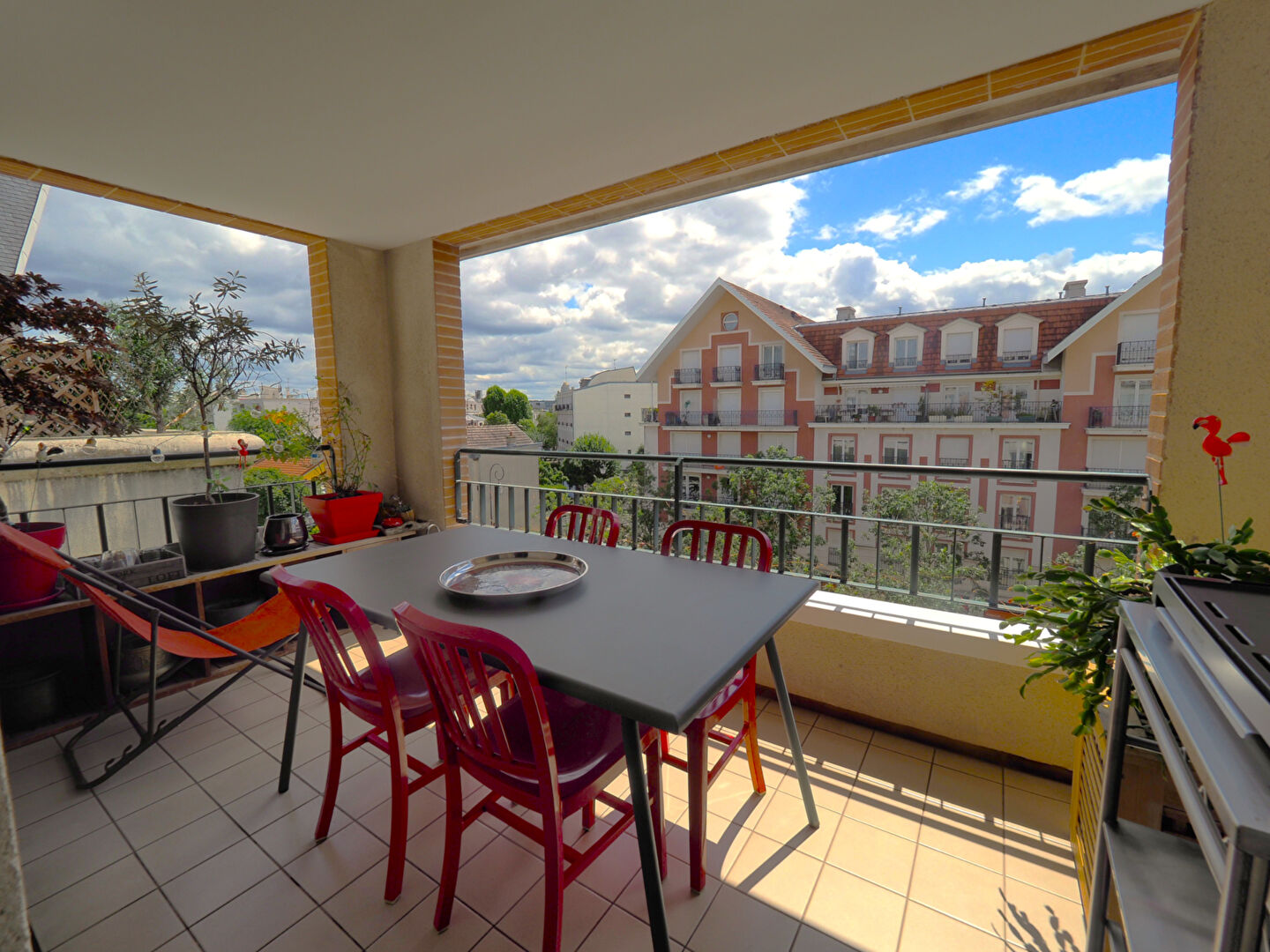Appartement Saint Maur Des Fosses 3 P 70m² avec terrasse et parking