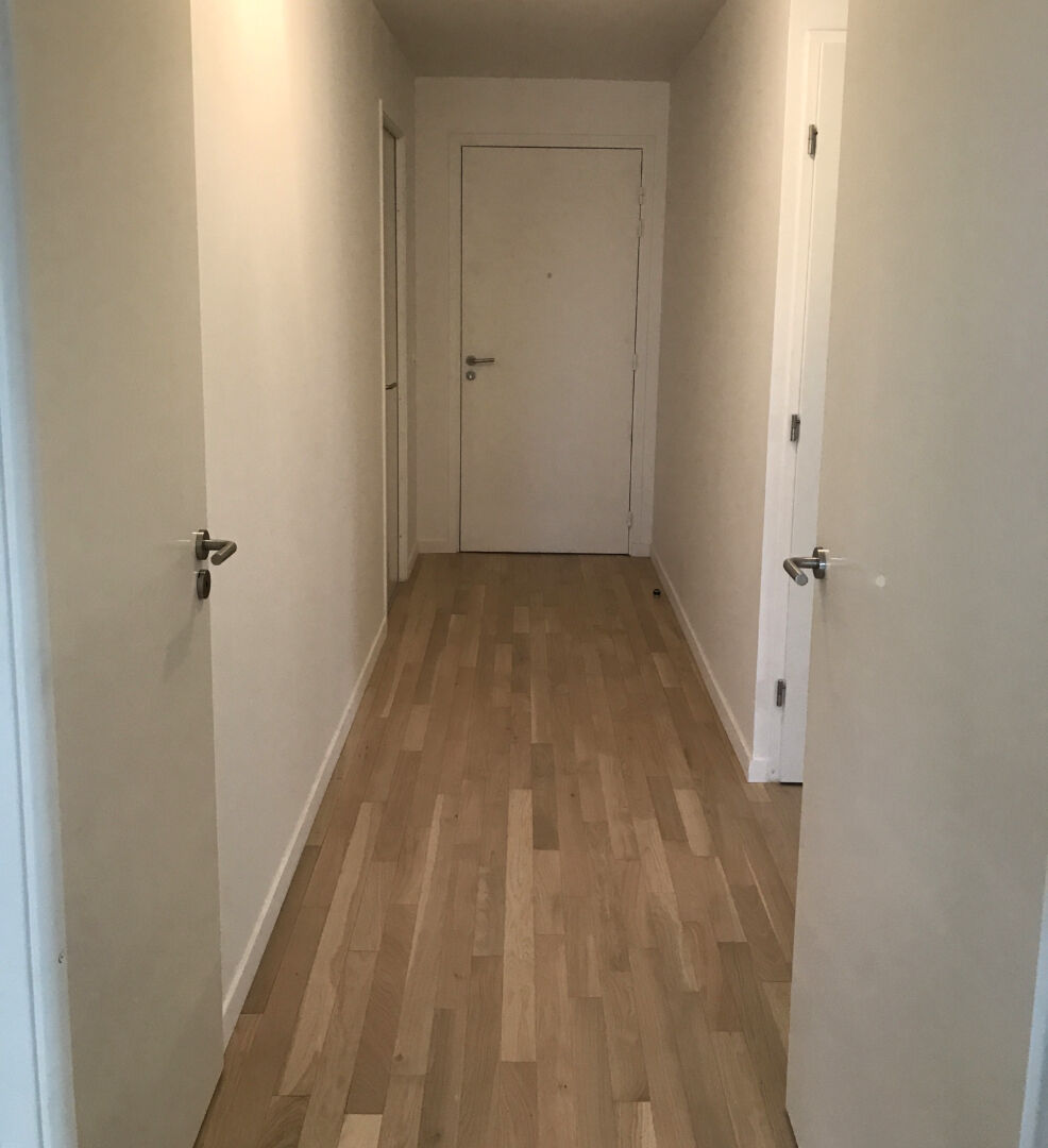 APPARTEMENT - 3 pièces 67m²  - ROMAINVILLE - Place du Marché