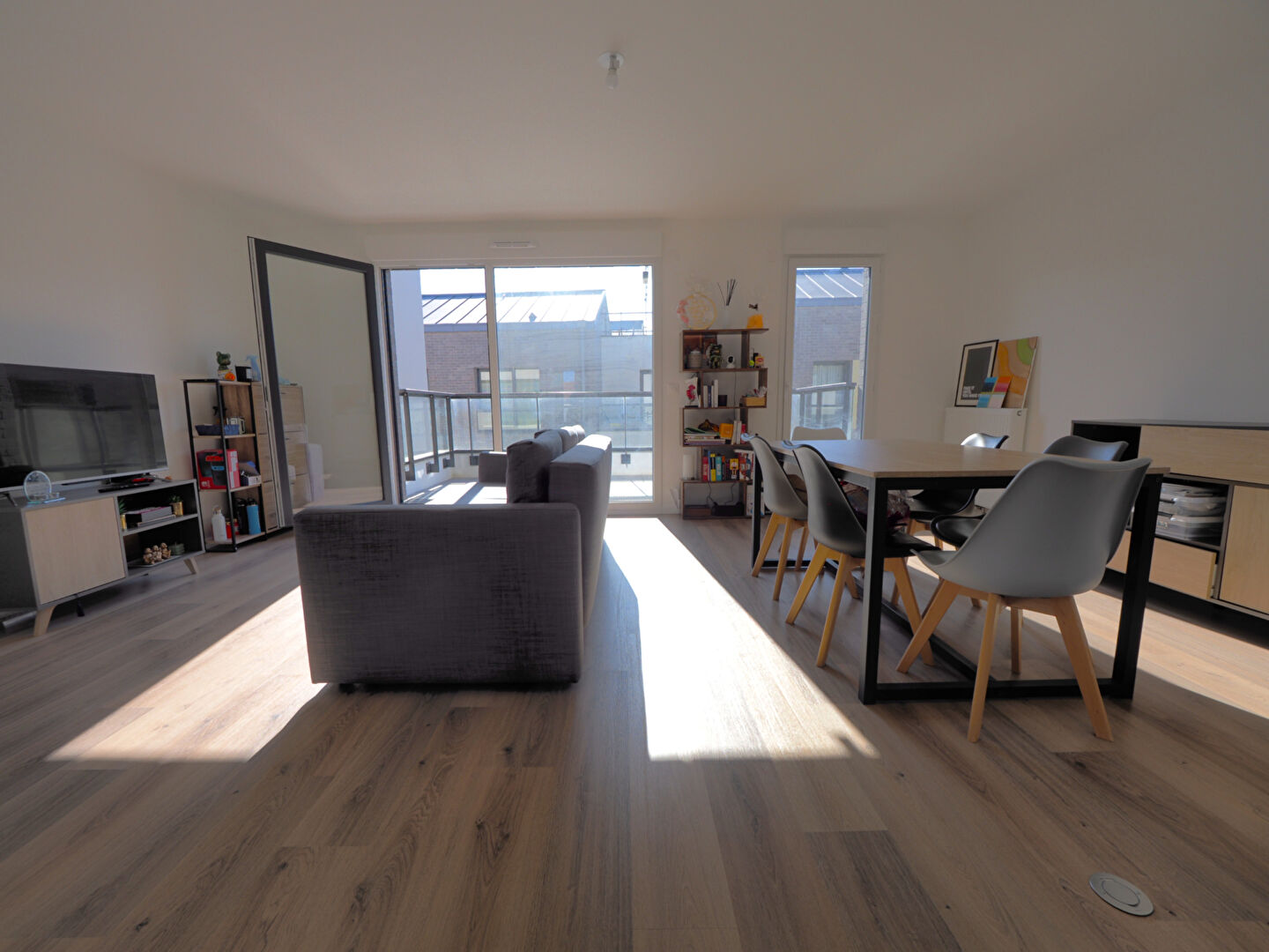 APPARTEMENT  A  VENDRE - 3 PIECES - 68m² - ROMAINVILLE