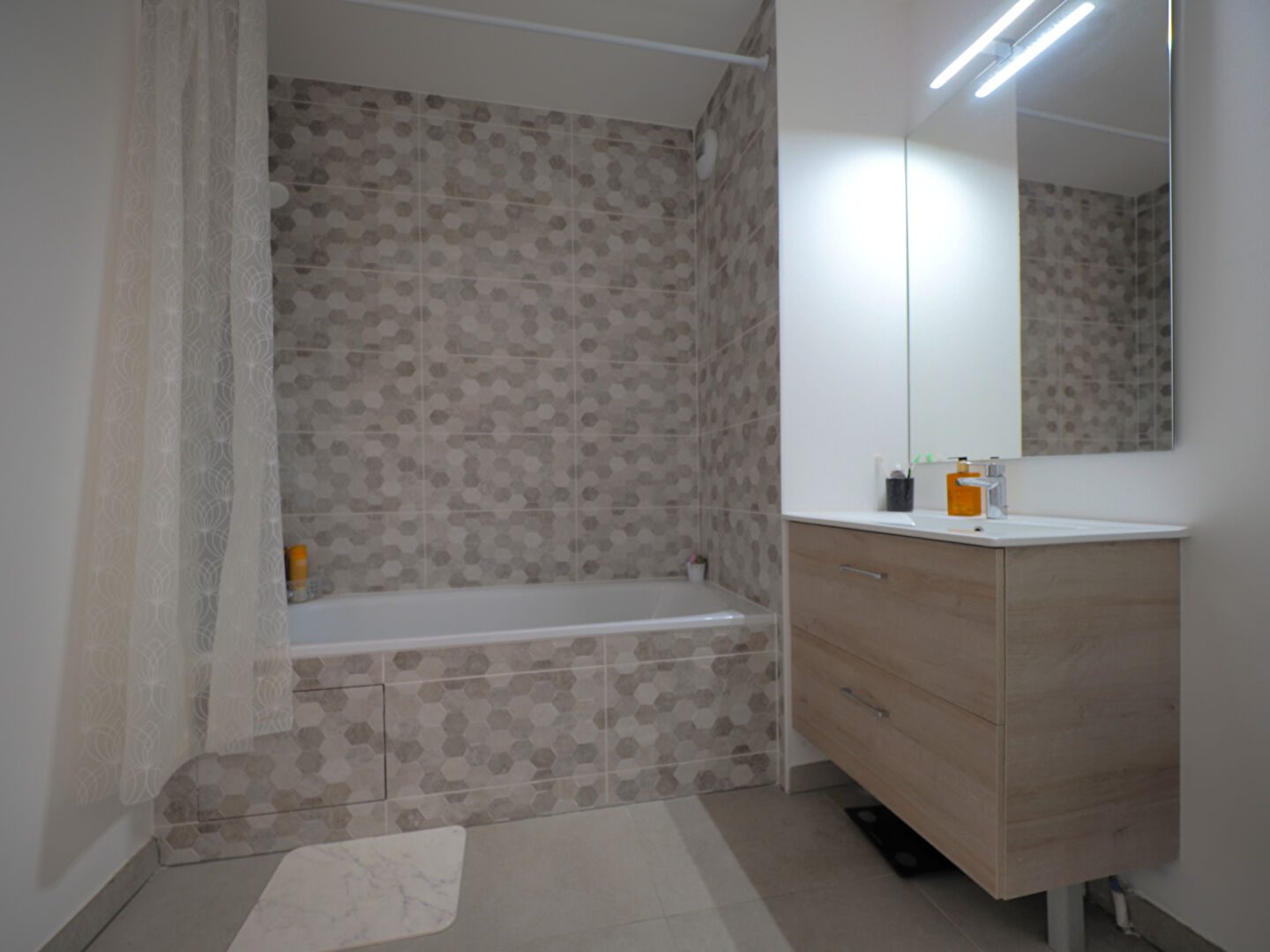 APPARTEMENT  A  VENDRE - 3 PIECES - 68m² - ROMAINVILLE