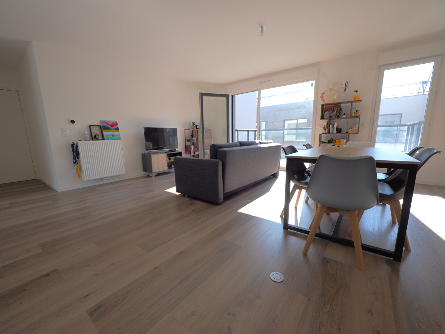 APPARTEMENT  A  VENDRE - 3 PIECES - 68m² - ROMAINVILLE