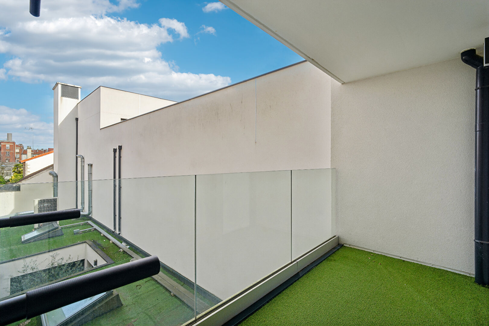 A VENDRE - STUDIO 28m² - ROMAINVILLE PROCHE METRO