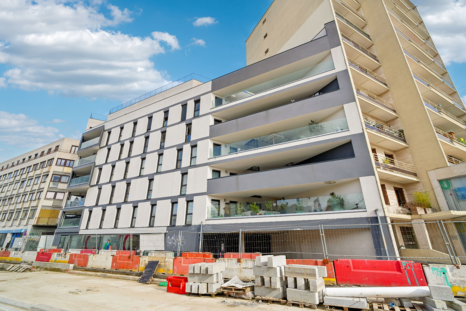 A VENDRE - STUDIO 28m² - ROMAINVILLE PROCHE METRO