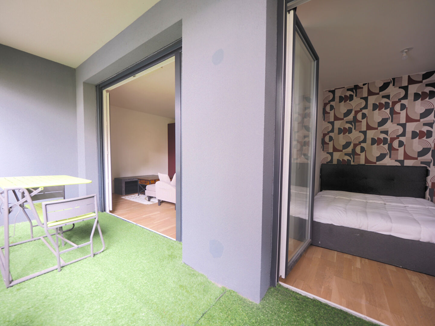 Coup de coeur garanti ! Grand studio meublé avec loggia  Résidence récente proche métro !