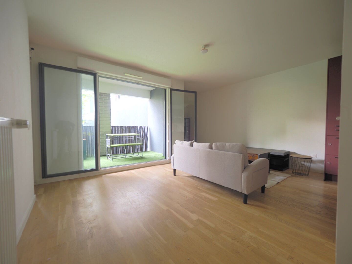 Coup de coeur garanti ! Grand studio meublé avec loggia  Résidence récente proche métro !