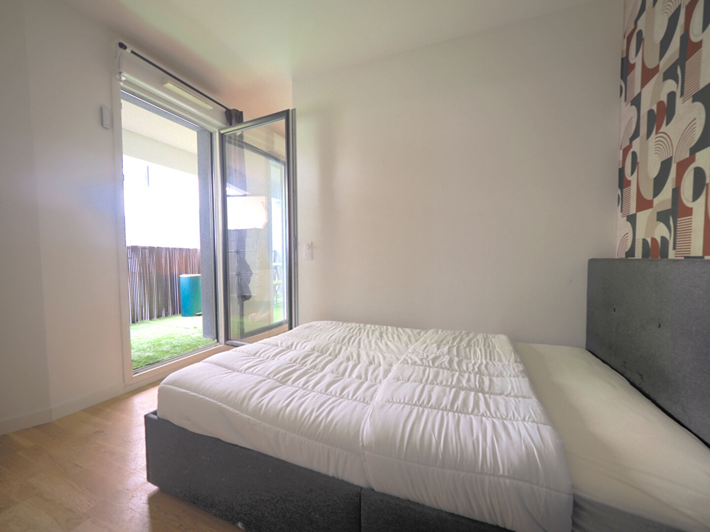 Coup de coeur garanti ! Grand studio meublé avec loggia  Résidence récente proche métro !