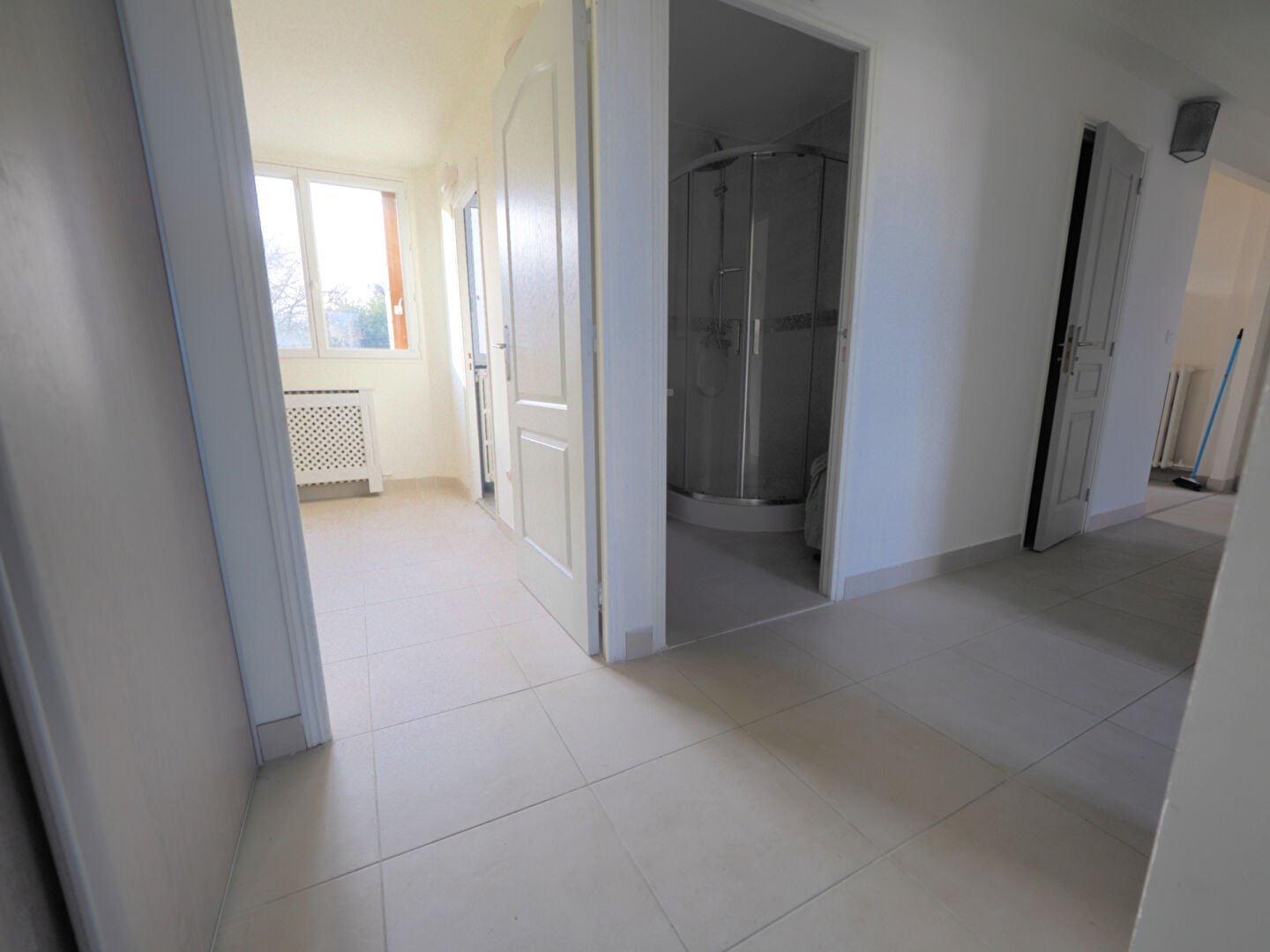 APPARTEMENT  -  4 PIECES - NOISY LE SEC - 10 minutes du RER E