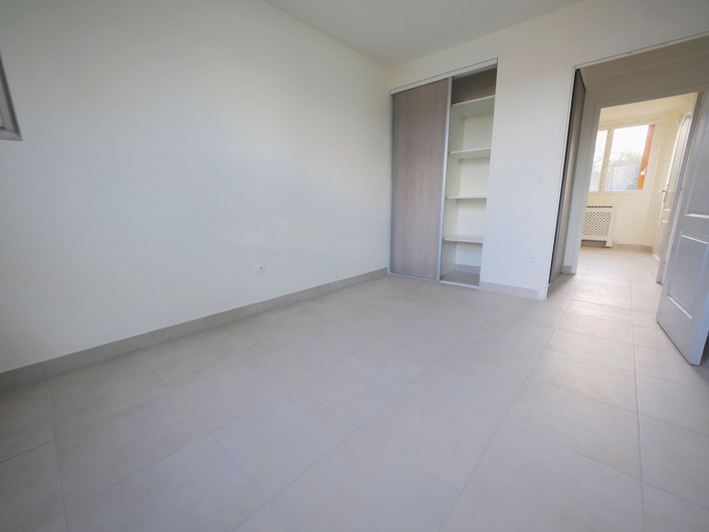 APPARTEMENT  -  4 PIECES - NOISY LE SEC - 10 minutes du RER E