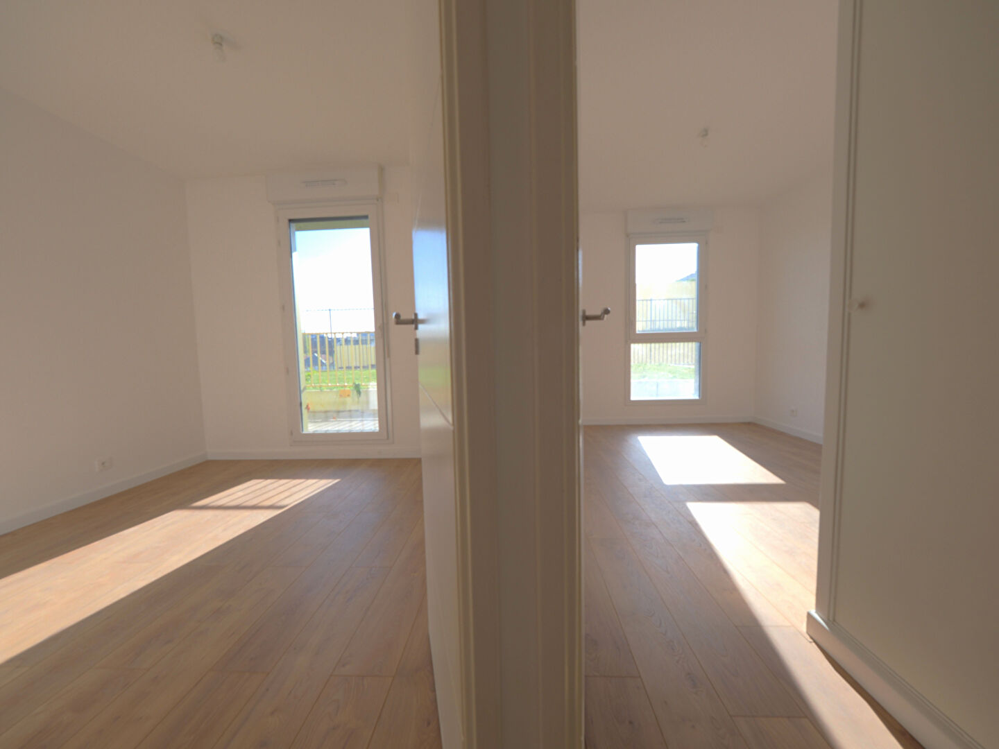 Appartement 3 pièces avec terrasse - Au coeur de la vie romainvilloise (ZAC de l'Horloge)