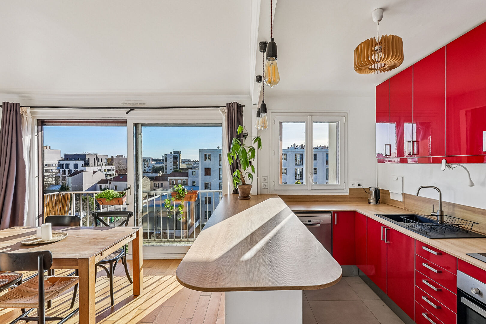 CARNOT 2 min du métro 3 pièces lumineux avec balcon, sans vis-à-vis