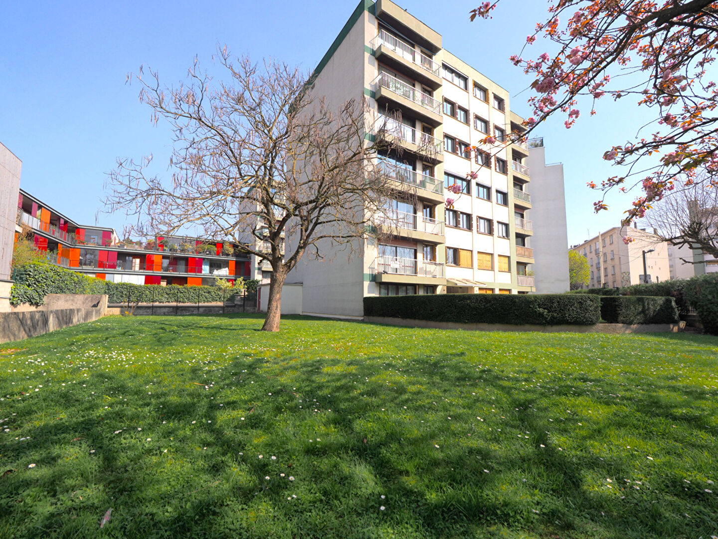 CARNOT 2 min du métro 3 pièces lumineux avec balcon, sans vis-à-vis