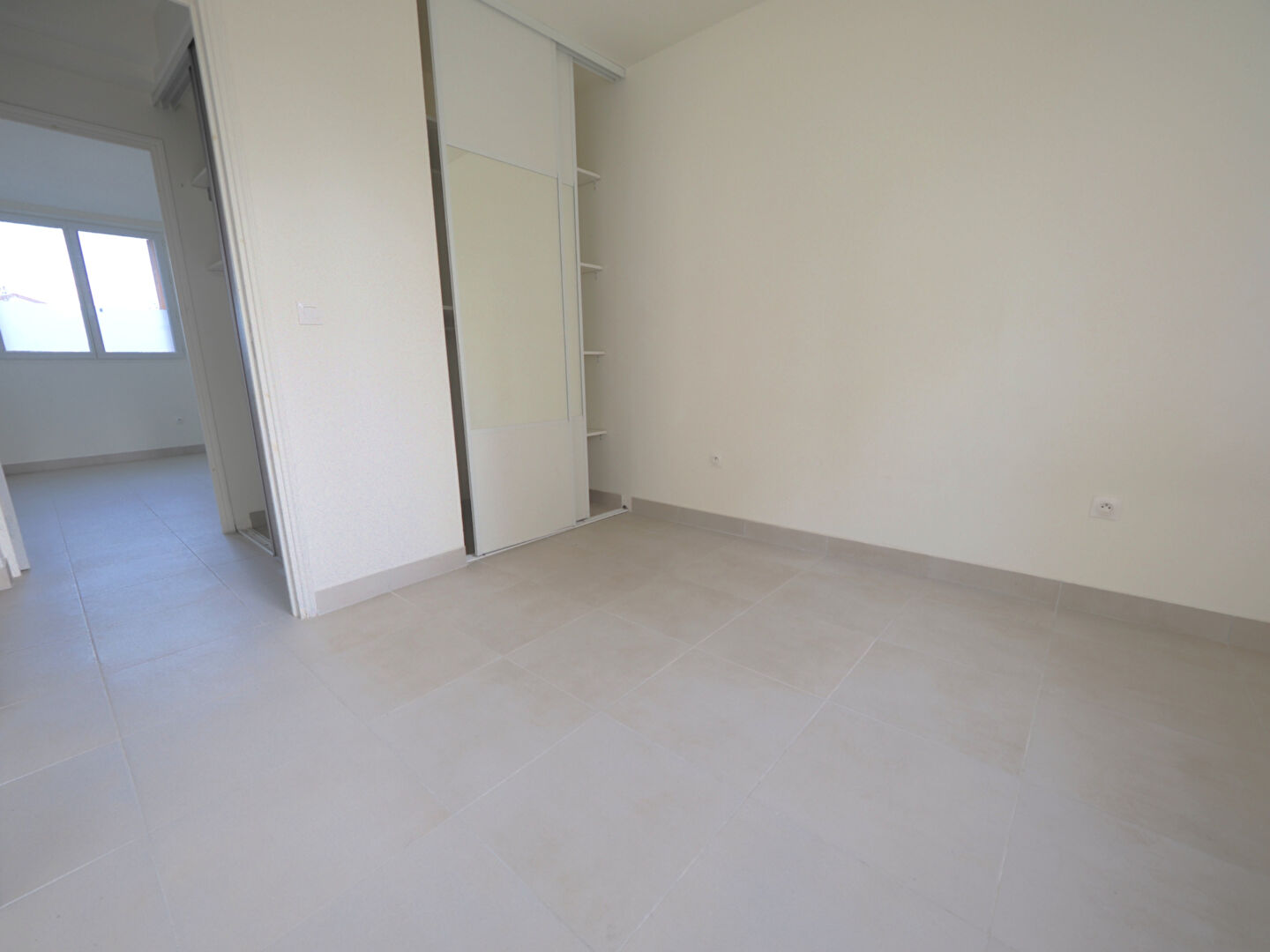 APPARTEMENT  -  4 PIECES - NOISY LE SEC - 10 minutes du RER E