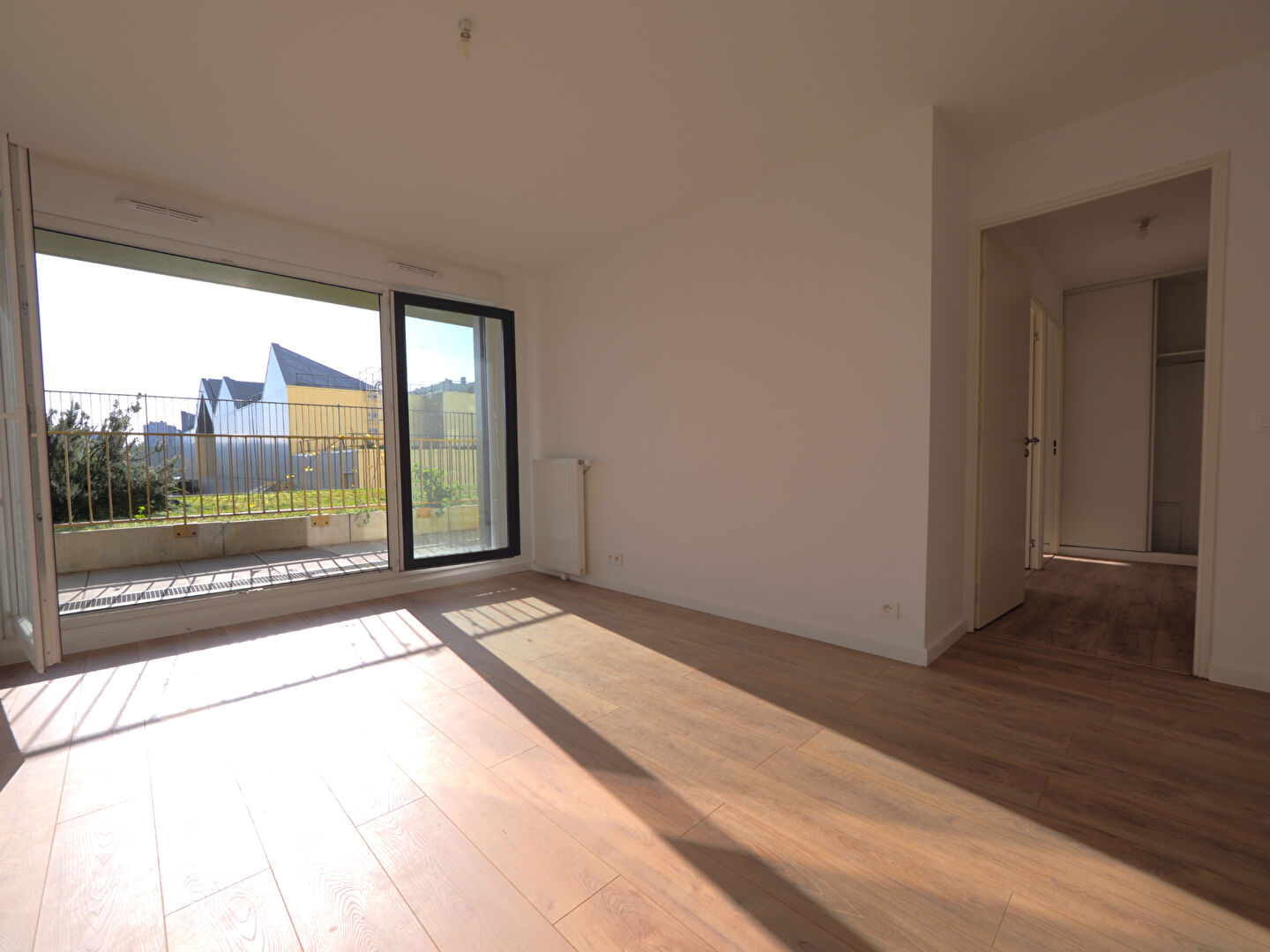 Appartement 3 pièces avec terrasse - Au coeur de la vie romainvilloise (ZAC de l'Horloge)