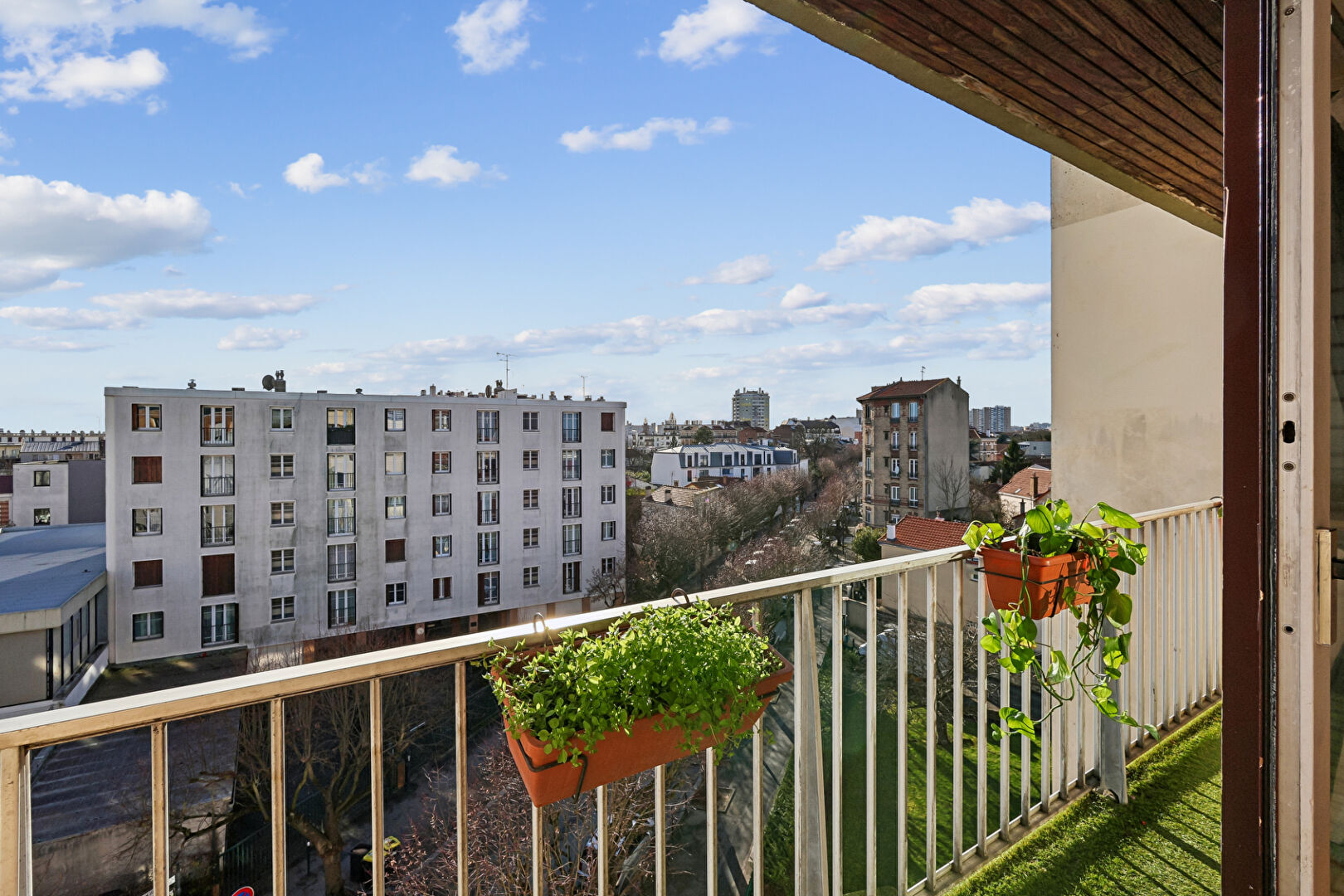 CARNOT 2 min du métro 3 pièces lumineux avec balcon, sans vis-à-vis