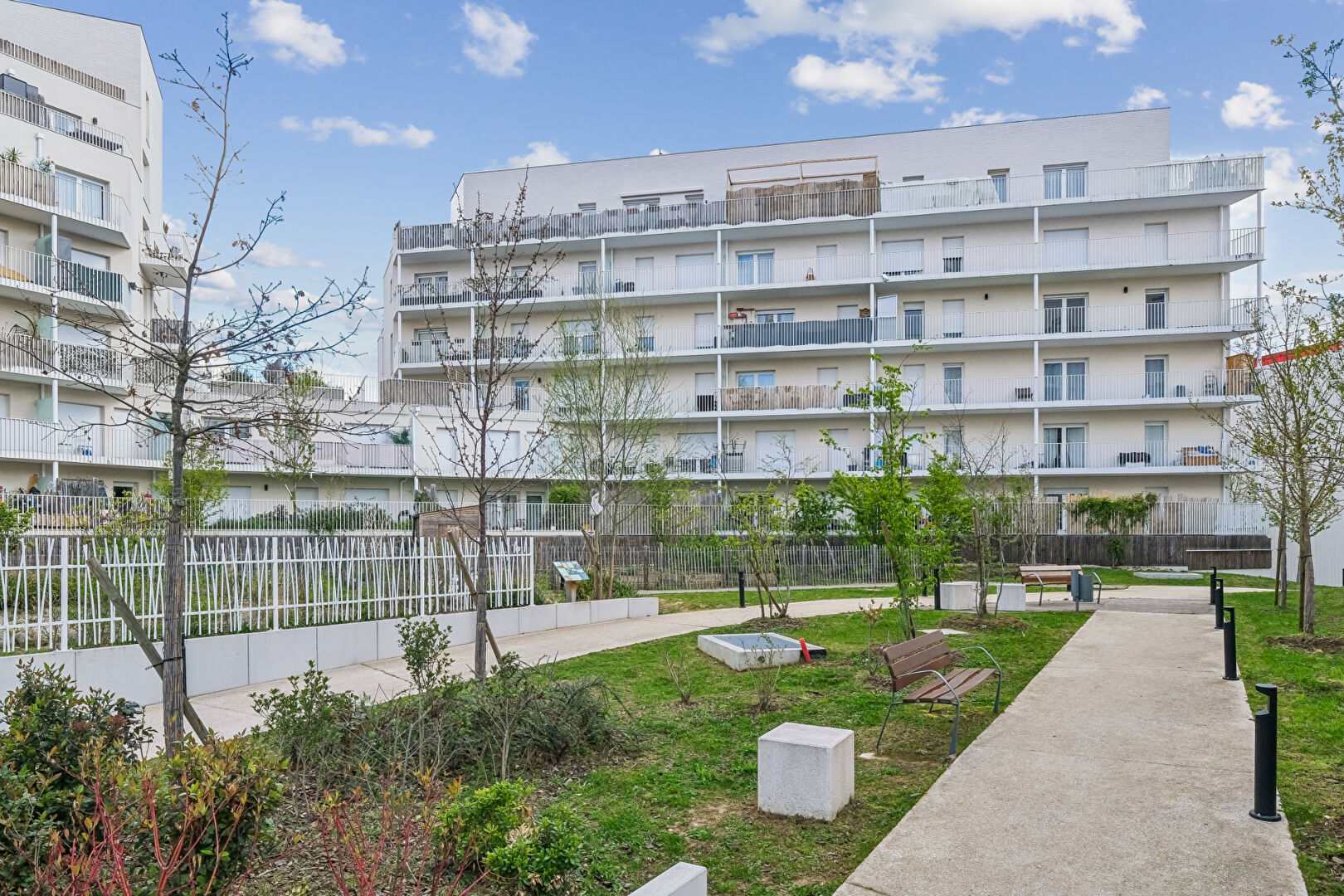 APPARTEMENT 4 PIÈCES 85M² AVEC VUE PANORAMIQUE ET EXTÉRIEURS