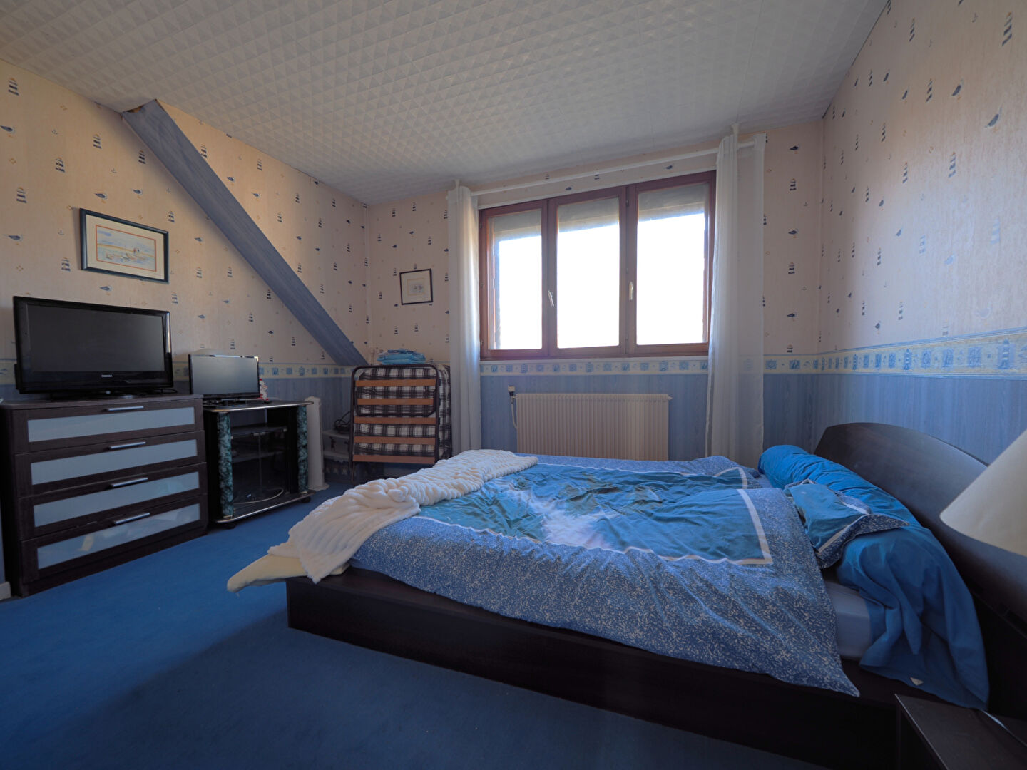 MAISON DE CARACTÈRE AVEC GRAND JARDIN - AU PIED DU MÉTRO PLACE CARNOT