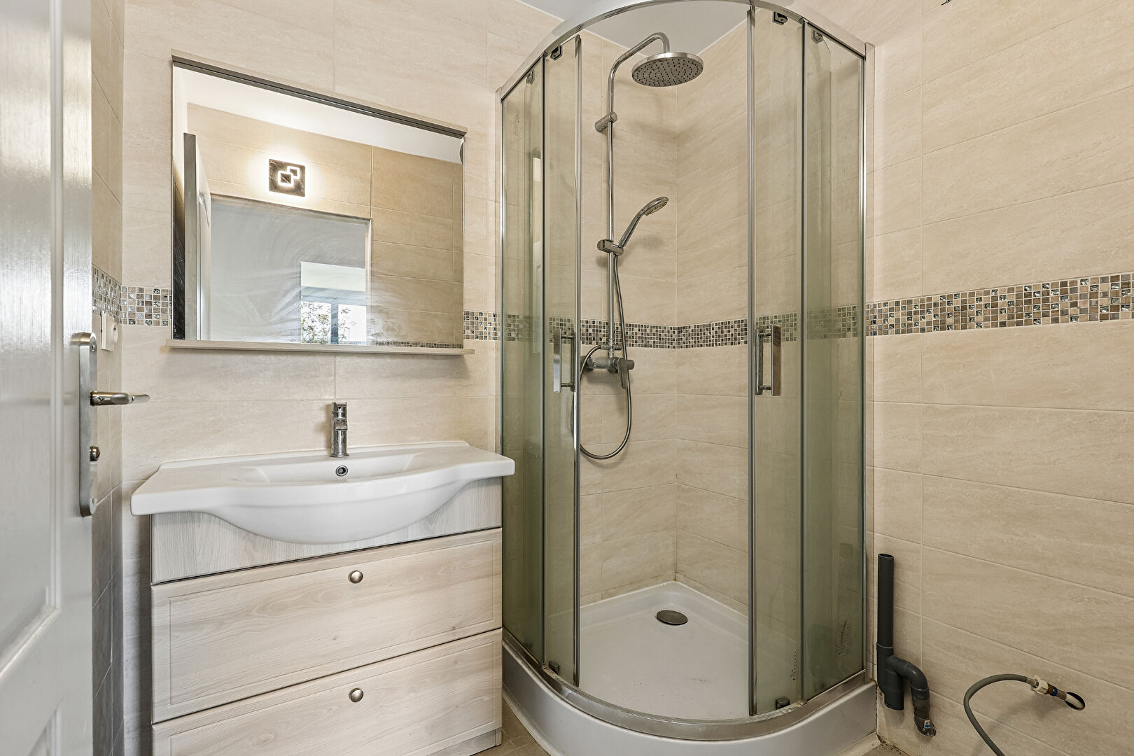 APPARTEMENT  -  4 PIECES - NOISY LE SEC - 10 minutes du RER E