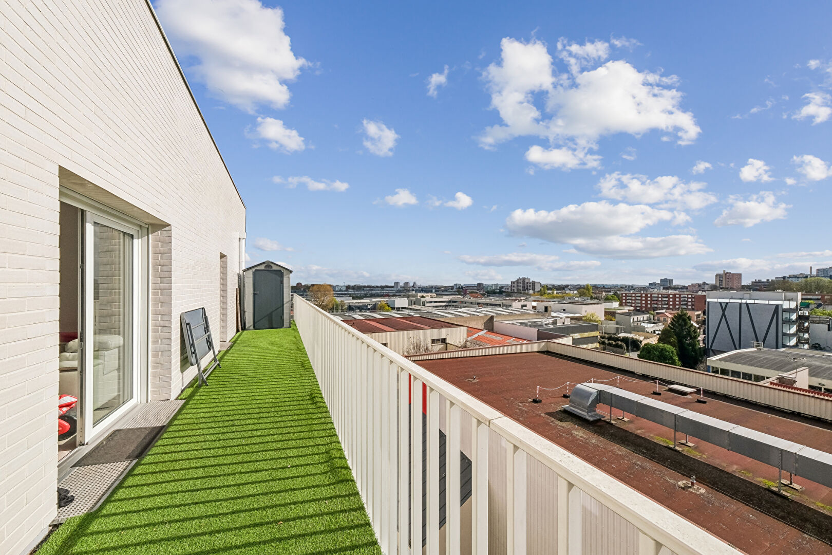 APPARTEMENT 4 PIÈCES 85M² AVEC VUE PANORAMIQUE ET EXTÉRIEURS