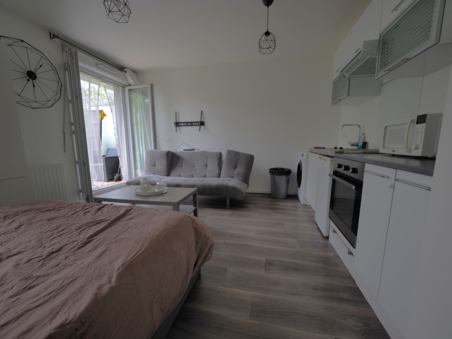 EXCLUSIVITÉ  Studio meublé avec jardin à Romainville