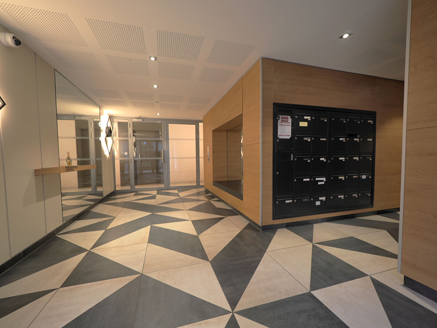 EXCLUSIVITÉ  Studio meublé avec jardin à Romainville