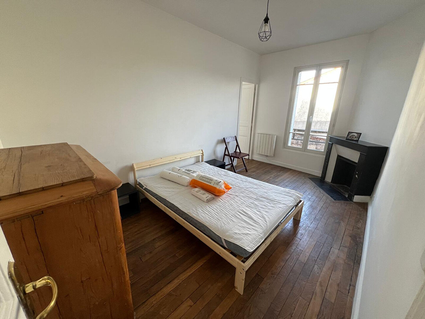 APPARTEMENT 2/3 PIECES - BAGNOLET