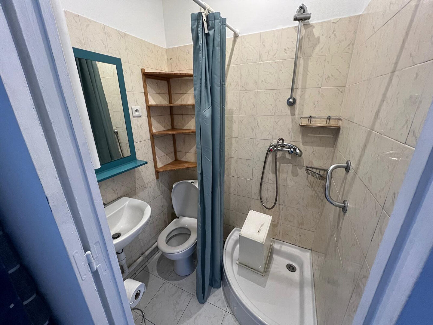 APPARTEMENT 2/3 PIECES - BAGNOLET